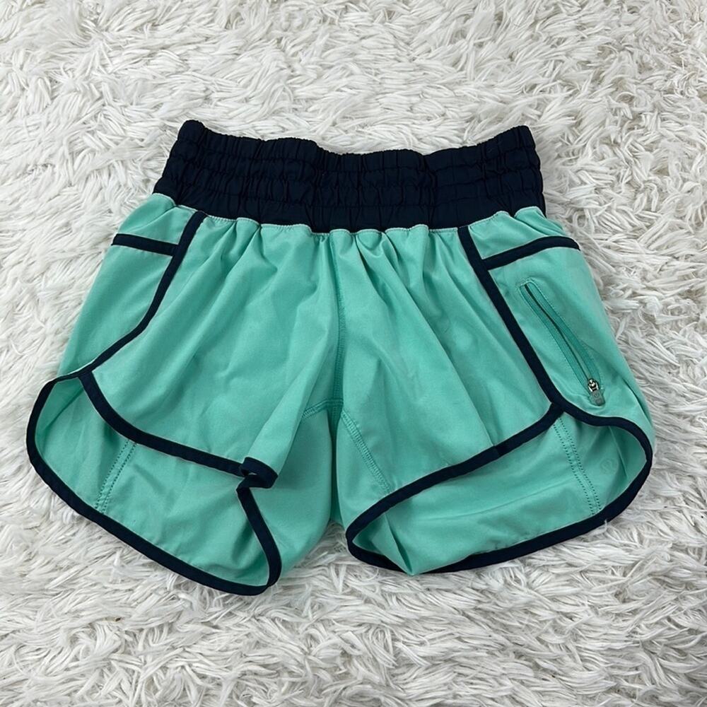 Lululemon Tracker Short II *4-way Stretch Menthol / Inkwell